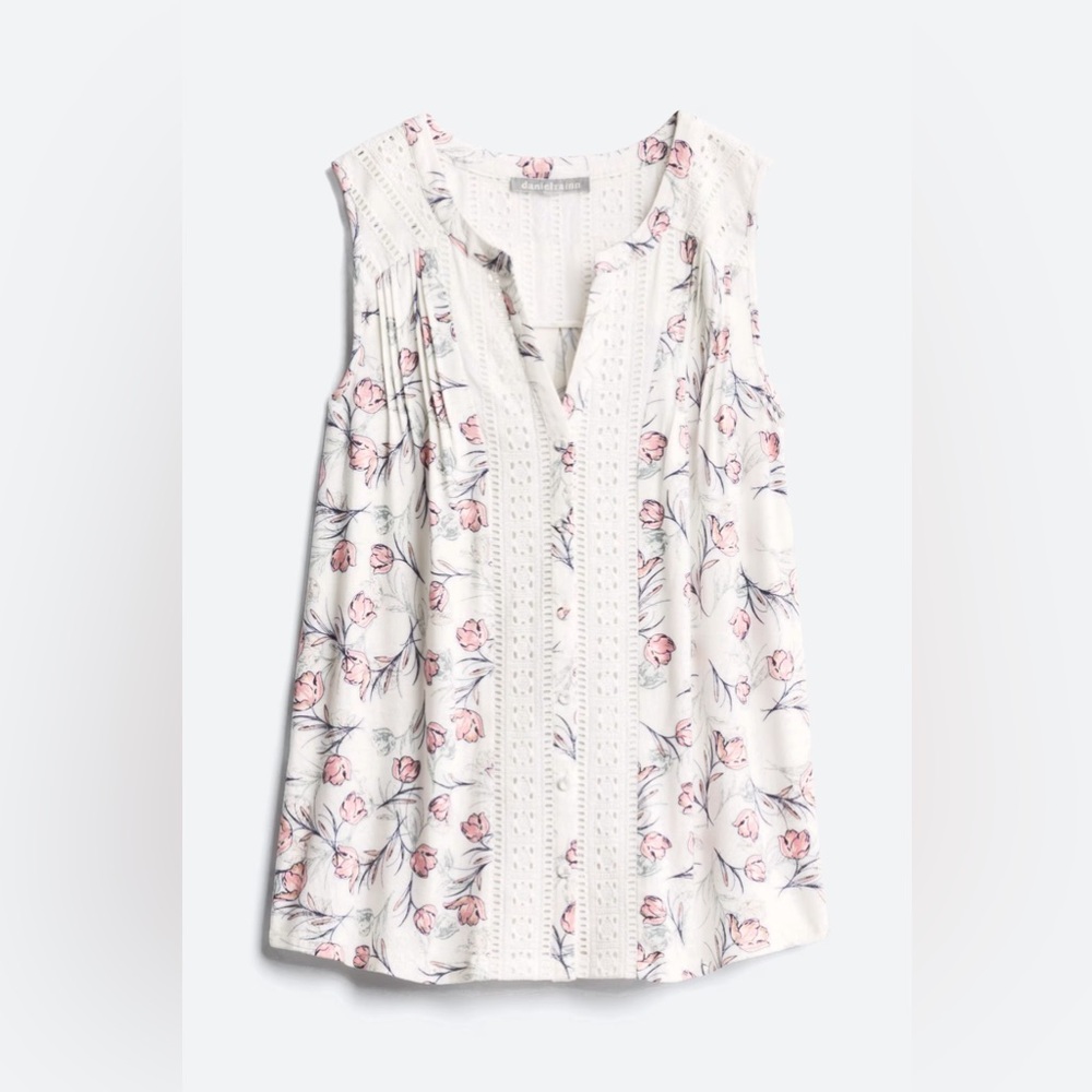 DANIEL RAINN Dalenna Crochet Trim Knit Top